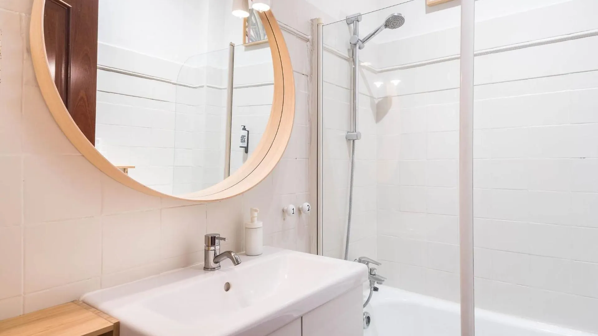 Apartment Spacious & Sunny Apt With Terrace In The City Center Barcelona Spain