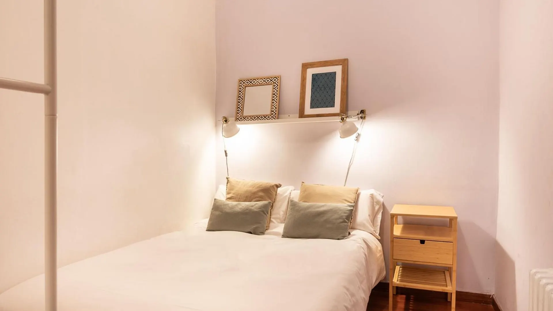 Apartment Spacious & Sunny Apt With Terrace In The City Center Barcelona